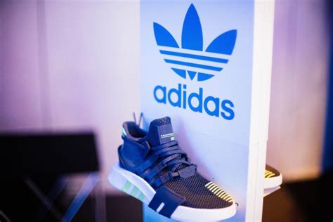 adidas schuhe rabatt fake|how to find Adidas shoes.